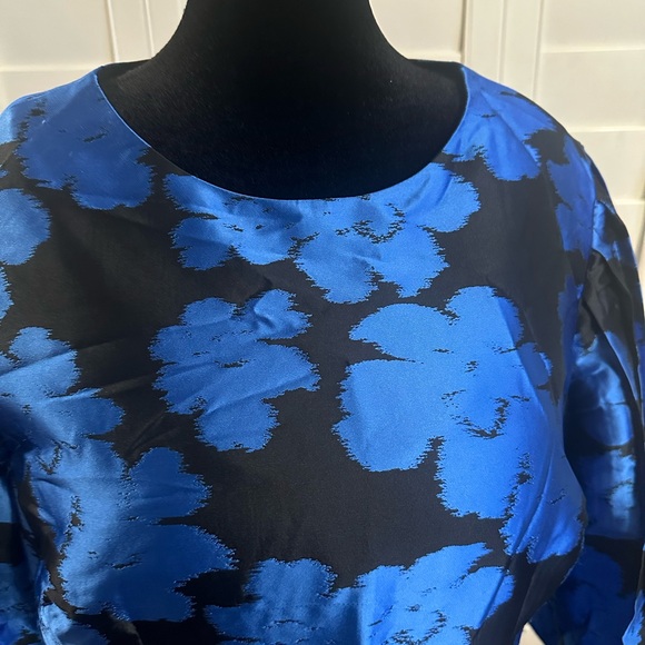 Elegant Blue Floral Dress - Picture 6 of 13